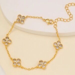 NWOT 18k gold plated stainless steel clover zirconia bracelet, adjustable